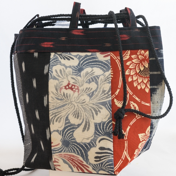 99.ChristineMacchi_Berri_Komekuburo99-red-blue-white