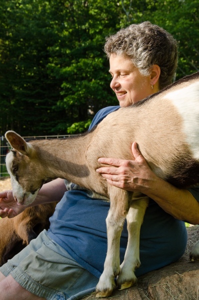 RuitFarmsNinaRuitwithgoat